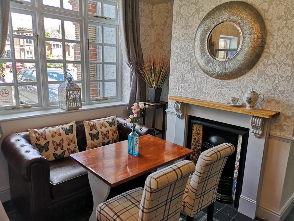 Woolpack Inn Chichester Esterno foto